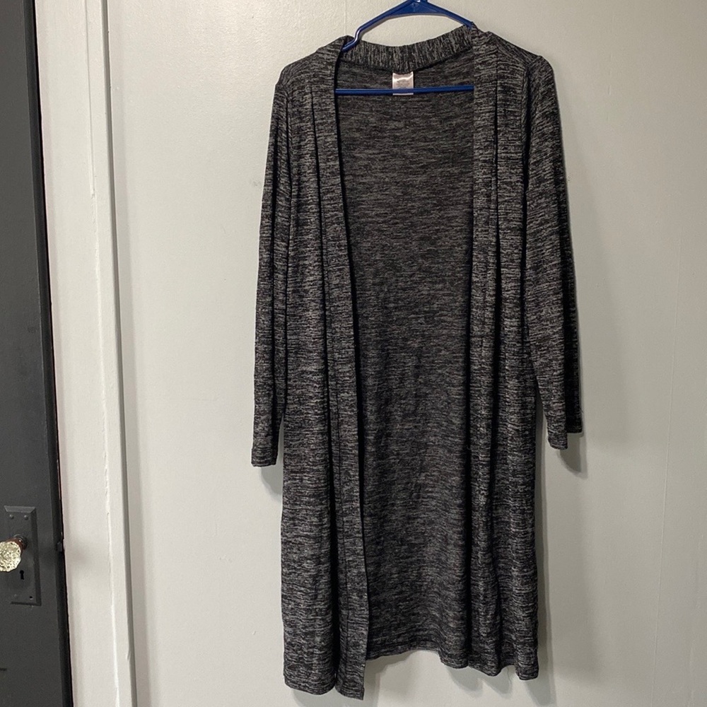 Hello Mello Cardigan!! With pockets!! 🤩